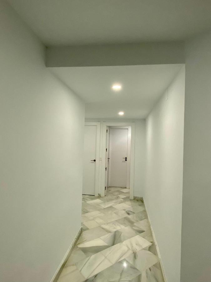 Luxury Three Bedroom Apartment At אסטפונה מראה חיצוני תמונה