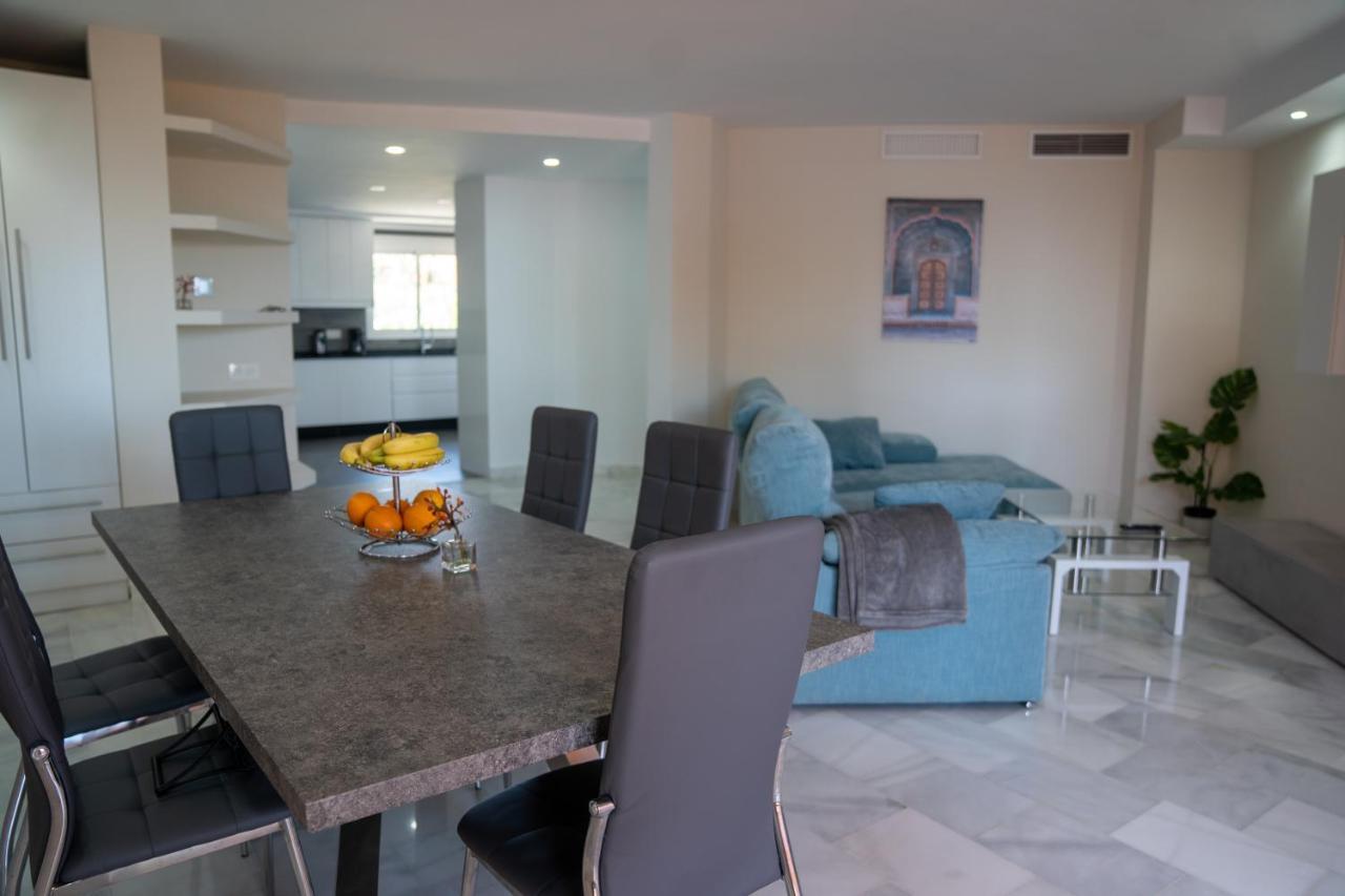Luxury Three Bedroom Apartment At אסטפונה מראה חיצוני תמונה