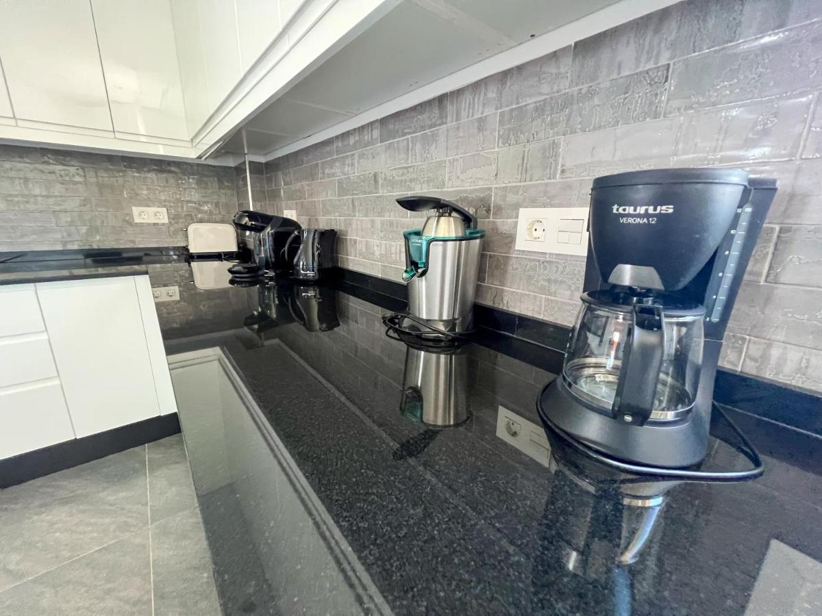 Luxury Three Bedroom Apartment At אסטפונה מראה חיצוני תמונה
