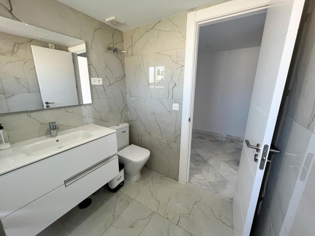 Luxury Three Bedroom Apartment At אסטפונה מראה חיצוני תמונה