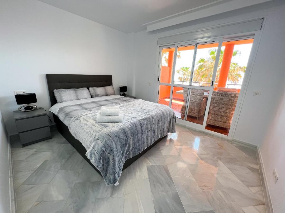 Luxury Three Bedroom Apartment At אסטפונה מראה חיצוני תמונה