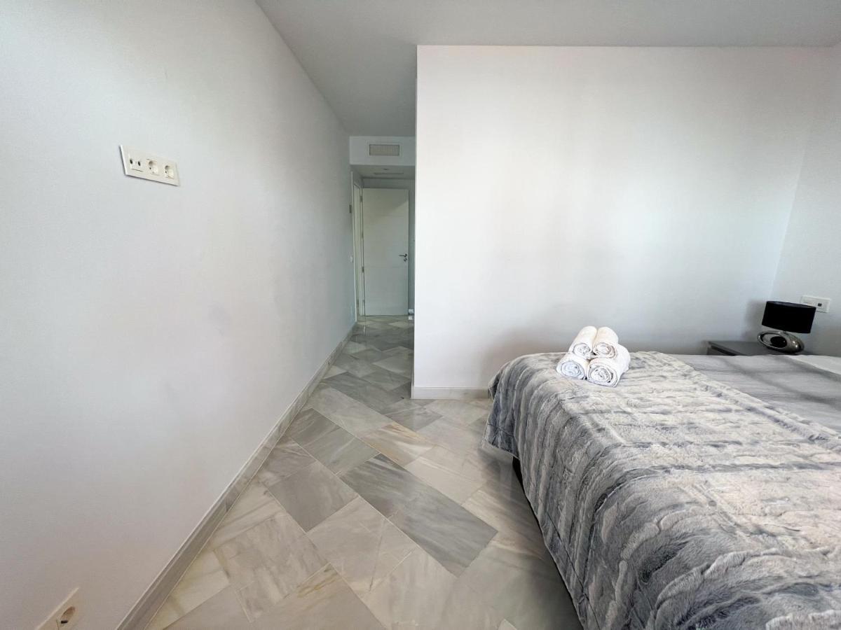 Luxury Three Bedroom Apartment At אסטפונה מראה חיצוני תמונה