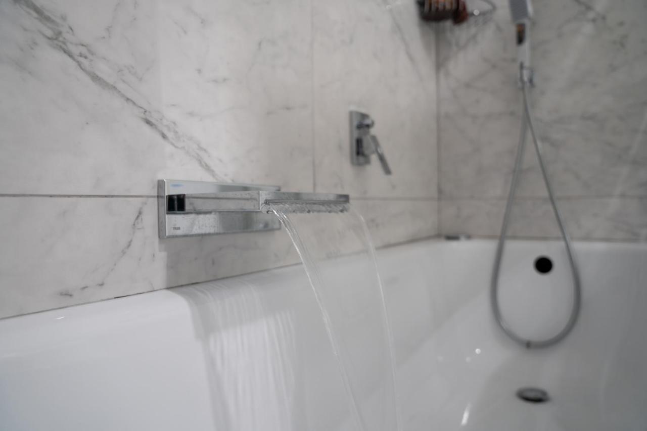Luxury Three Bedroom Apartment At אסטפונה מראה חיצוני תמונה