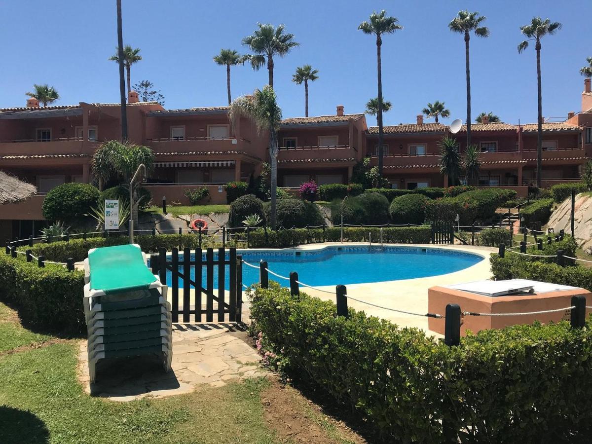 Luxury Three Bedroom Apartment At אסטפונה מראה חיצוני תמונה